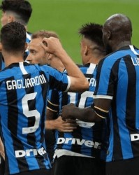  拉齐奥客场爆冷门，因莫比莱戴帽屠萨索洛