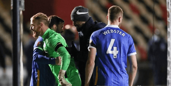  若昂·佩德罗传射，布莱顿客场击败狼队  